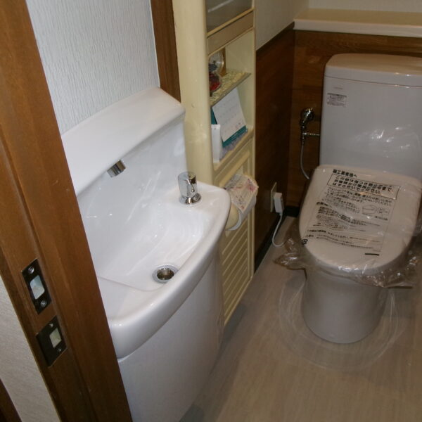 After：洗面化粧台・トイレ入替工事