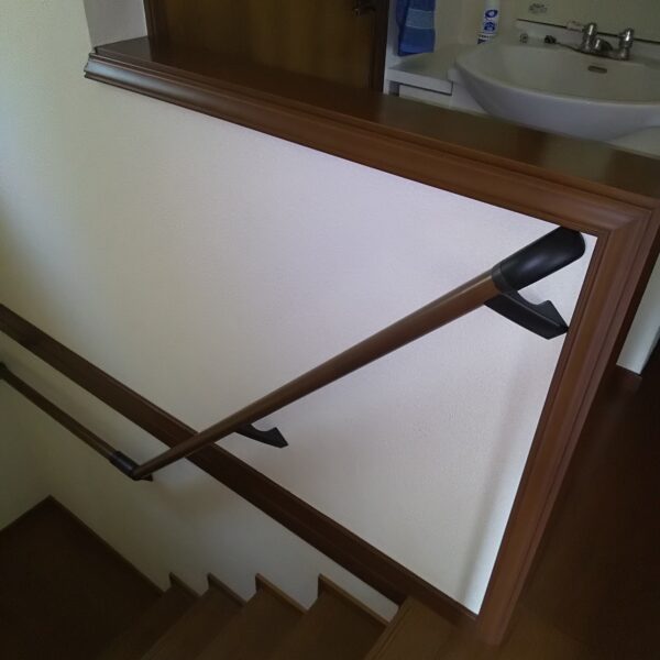After：階段手すり