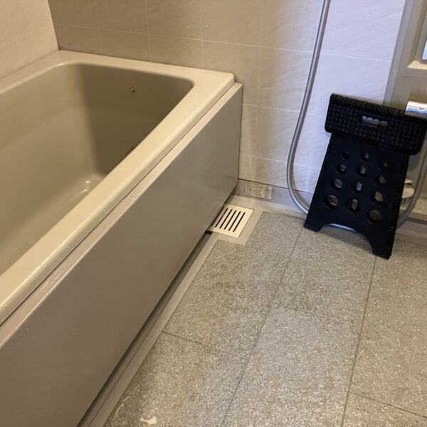 Before:ユニットバス交換工事